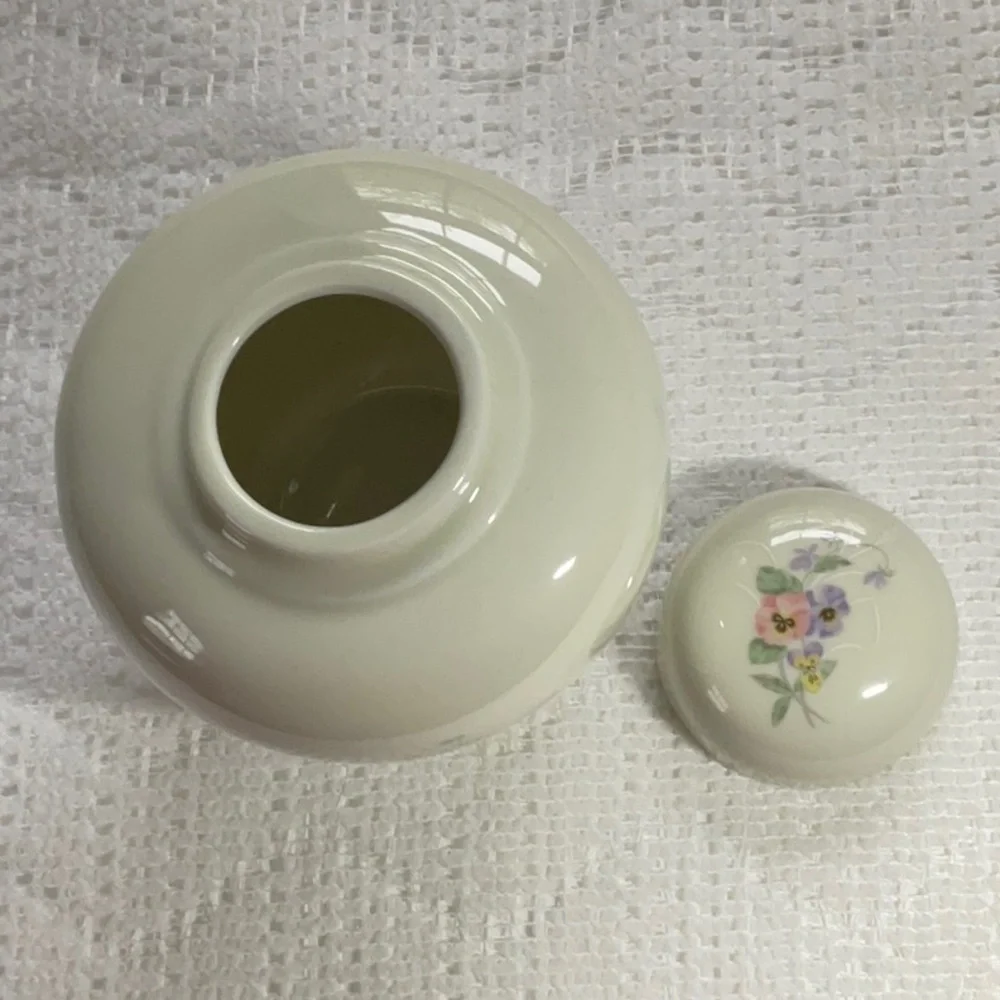 Vintage RUSS &Co JAPAN Pastel Pansies Lidded Ginger Jar